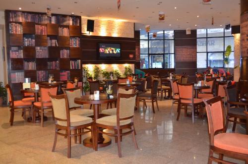 Ruang duduk di Cherry Maryski Hotel