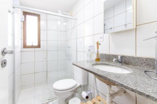 Vonios kambarys apgyvendinimo įstaigoje Apartamento Climatizado em Natal por Carpediem
