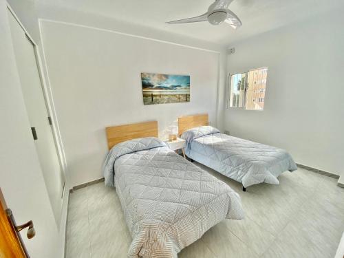 Amplio apartamento con vistas al mar, parking y wifi