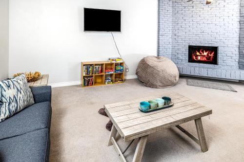 Gallery image of Midtown Anchorage Basecamp Condo A in Anchorage