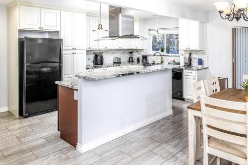Midtown Anchorage Basecamp Condo A – Photos 5