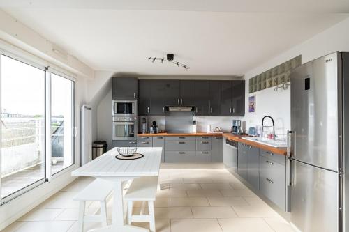 Superb Apt With Balcony And Nice View – Photos 4