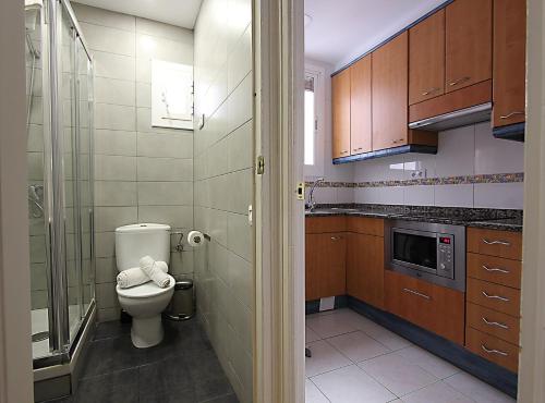 Koupelna v ubytování MUNNE - Spacious apartment FC Barcelona