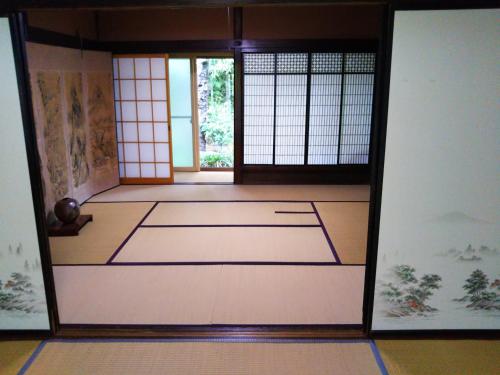 Gallery image of ゲストハウス「古民家の宿梨本軒」 in Takayama