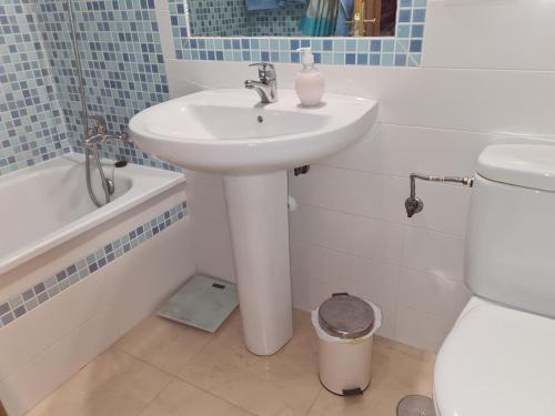 APARTAMENTO BONITO EN PINAL DEL MAR NERJA