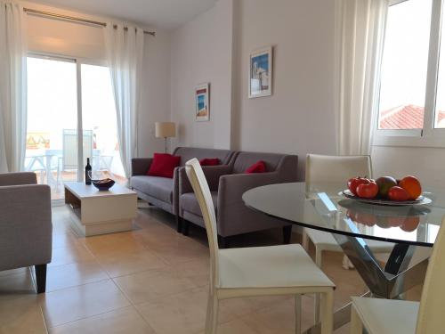 APARTAMENTO BONITO EN PINAL DEL MAR NERJA