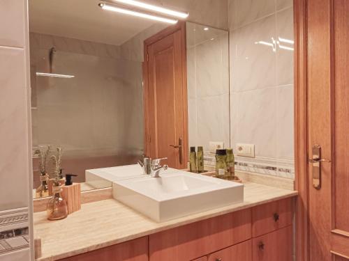 Ένα μπάνιο στο Apartament Natura amb Calma