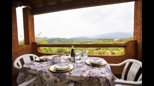 Air-conditioned apartment 6 persons two bathrooms 500 m sea near Porto Vecchio