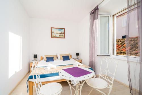 Deluxe Rooms with a terrace view at Old City Gate