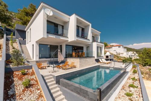 Beautiful Villa Grandiosa – Photos 2
