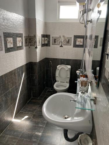 Ванная комната в Holly Hostel