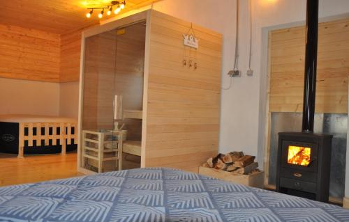Una cama o camas en una habitación de Glamping Laze