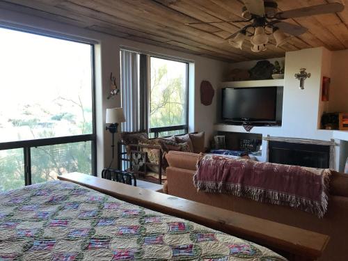 Ένα ή περισσότερα κρεβάτια σε δωμάτιο στο Spur Cross Inn