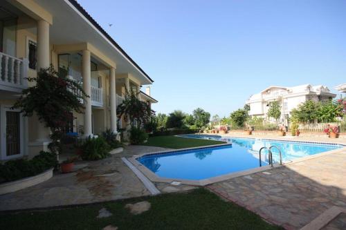 Nearby the sea with pool triplex villa