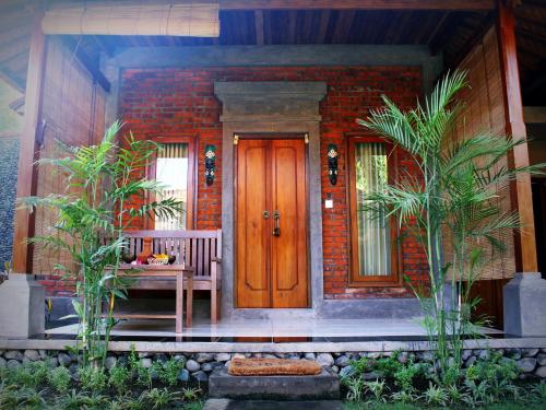 Global Lodge Pemuteranにある庭