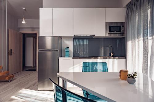 Una cocina o cocineta en DIFFERENT APARTMENTS