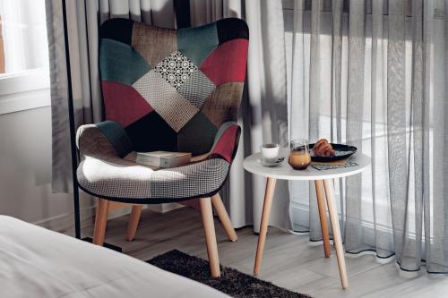 Un lugar para sentarse en DIFFERENT APARTMENTS
