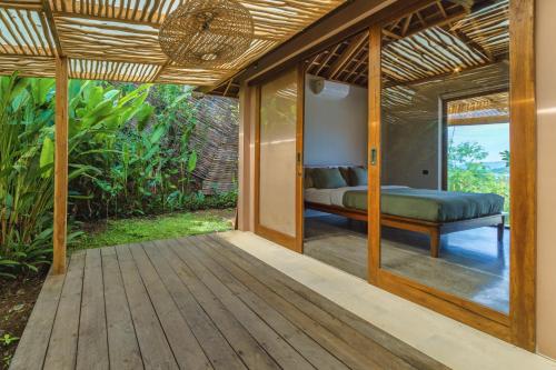 Taman di luar Villa Svalen