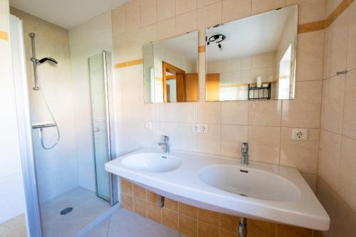 Kylpyhuone majoituspaikassa Ferienhof Pacher