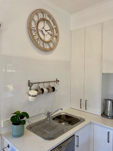 Kuchyň nebo kuchyňský kout v ubytování Brydon House