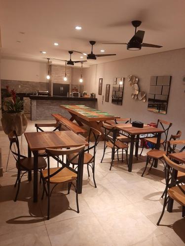 Restoran atau tempat lain untuk makan di Prosper Executive Hotel
