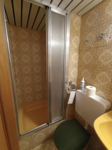 Ett badrum på Gasthof Müller