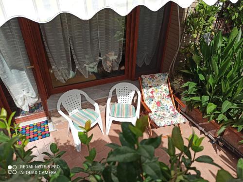 MONOCAMERA con TERRAZZOgiardino -STUDETTE -zona Panoramica POSILLIPO