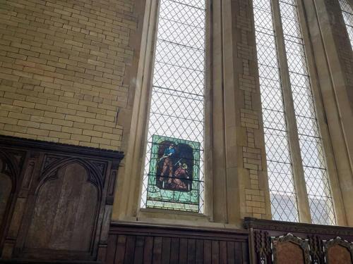 DowlaisにあるOld St Johns Churchの教会のステンドグラス窓