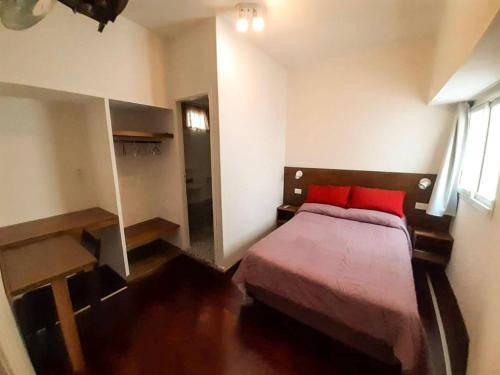 Una cama o camas en una habitación de Hotel Messina