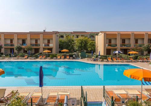 Fantastic Residence with Pool near Caorle - Apartment with Terrace First Floor