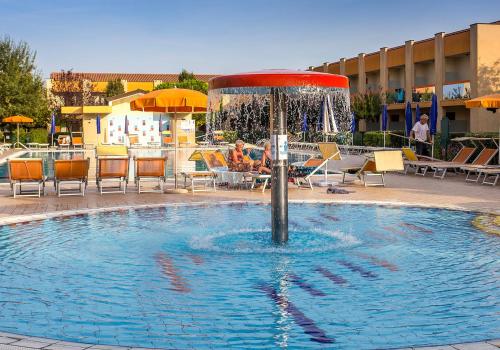 Residence with Pool Near Caorle - Apartment with Terrace First Floor with Lift
