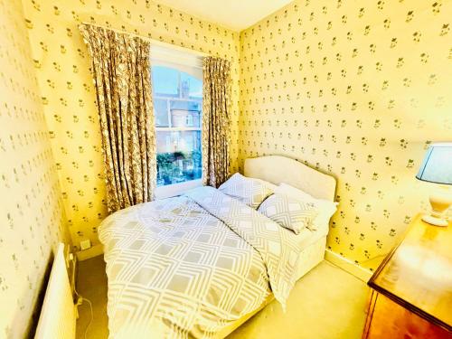 New Lovely 2-bedroom Condo in Chelsea
