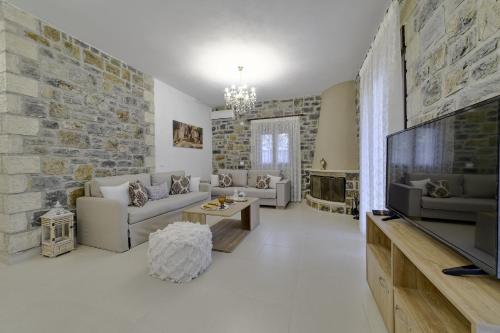 Μια τηλεόραση ή/και κέντρο ψυχαγωγίας στο Faraggi Villas
