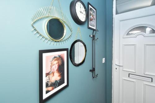 Φωτογραφία από το άλμπουμ του Parotia House by YourStays - 3 Bedroom House in Stoke-on-Trent σε Stoke on Trent