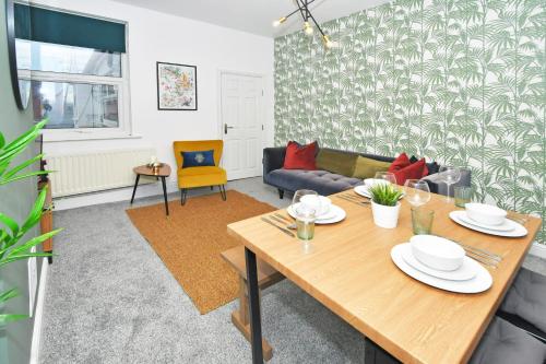 Foto de la galería de A Cosy and Modern Mid-Terraced Retreat in Stoke! en Stoke on Trent