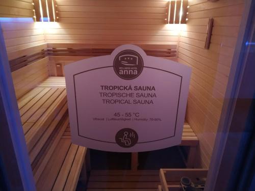 Certifikát, hodnocení, plakát nebo jiný dokument vystavený v ubytování Wellness Hotel Anna Nejdek
