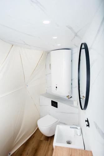 Un baño de Glamping Bahenec