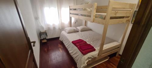 A bed or beds in a room at La rotonda de Llívia