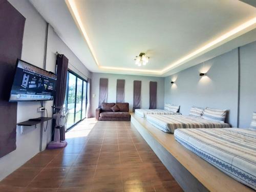 Lova arba lovos apgyvendinimo įstaigoje Namcha Private Pool Villa Huahin 4 Bedrooom With Pool Table BBQ & Karaoke