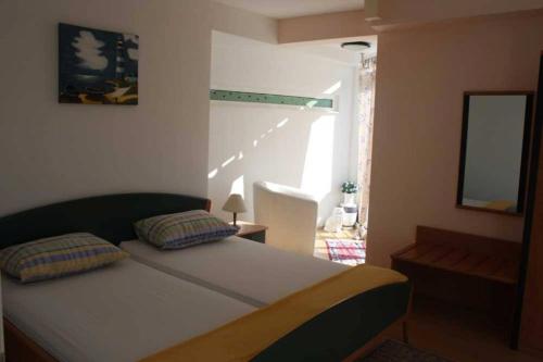 Posteľ alebo postele v izbe v ubytovaní Apartment in Trogir with sea view, terrace, air conditioning, WiFi 4328-6