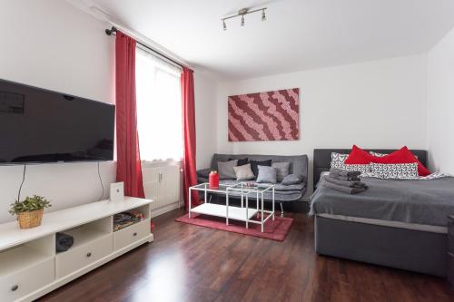 NEW ShalalaLiving Vienna - Lovenest or Workspace near Schönbrunn BG