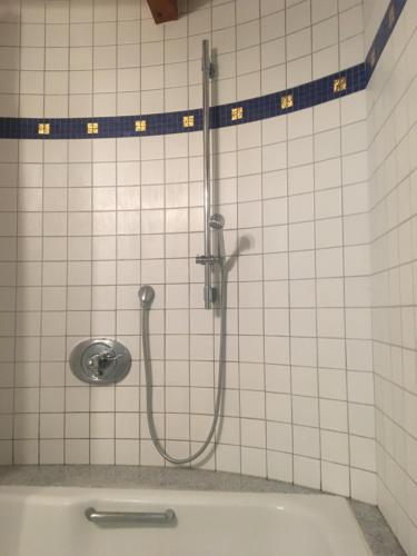 Ein Badezimmer in der Unterkunft Charmante maison villageoise 5 personnes HappyDay Neuchâtel