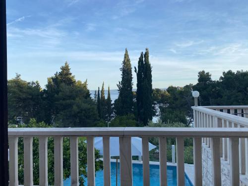 Πισίνα στο ή κοντά στο Villa Beach House Sumartin with Heated Pool