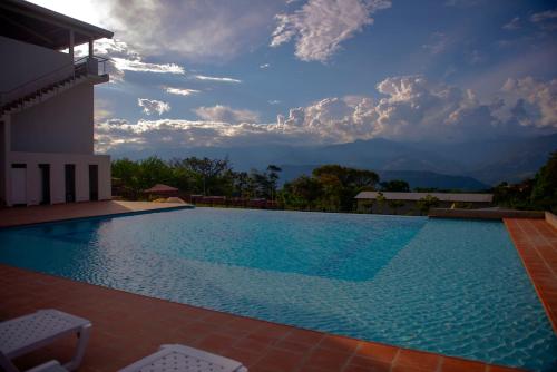 Der Swimmingpool an oder in der Nähe von Hotel Santa Lucia