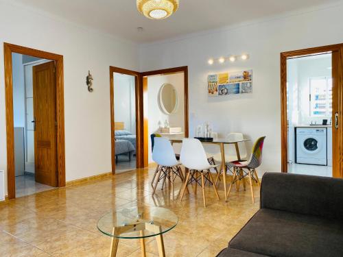 Amplio apartamento con vistas al mar, parking y wifi