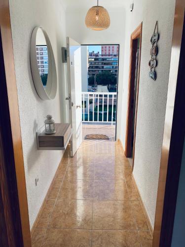 Amplio apartamento con vistas al mar, parking y wifi