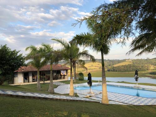 Kolam renang di atau dekat dengan Sítio frente à Barragem