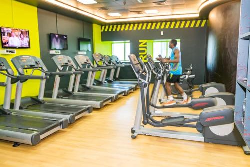 Fitness center at/o fitness facilities sa Luxury Kings Palace Private Room with Shared Kitchen Next To Barasti Beach