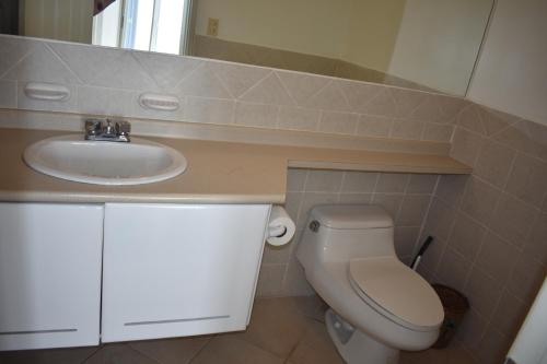 Ванная комната в Exclusivo departamento frente al mar en Same, Casa Blanca