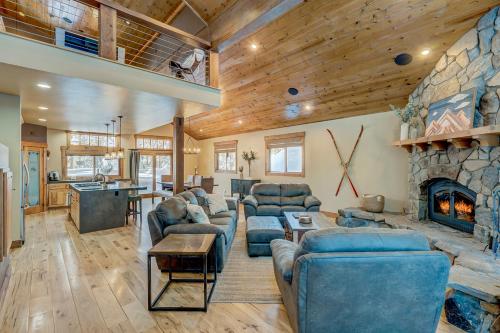 Summit Chalet – Photos 3